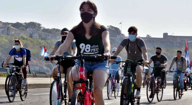 Resalta Díaz-Canel vitalidad de la juventud de Cuba durante caravana contra el bloqueo Resalta Díaz-Canel vitalidad de la juventud de Cuba durante caravana contra el bloqueo