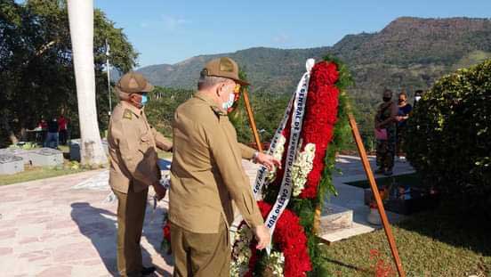 Ofrendas florales de Raúl Castro y Díaz-Canel en aniversario 63 de la fundación del III Frente Oriental Ofrendas florales de Raúl Castro y Díaz-Canel en aniversario 63 de la fundación del III Frente Oriental