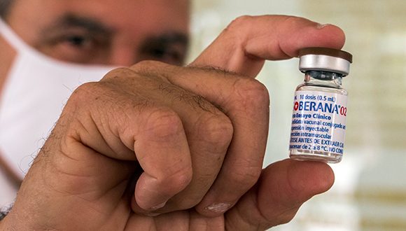 CECMED aprueba ensayo de intervención con Soberana02: Serán vacunados 150 000 voluntarios CECMED aprueba ensayo de intervención con Soberana02: Serán vacunados 150 000 voluntarios