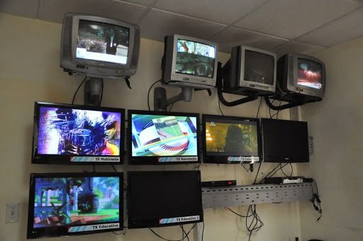 Cuba avanza en el despliegue de la televisión digital con la instalación de nuevos transmisores Cuba avanza en el despliegue de la televisión digital con la instalación de nuevos transmisores