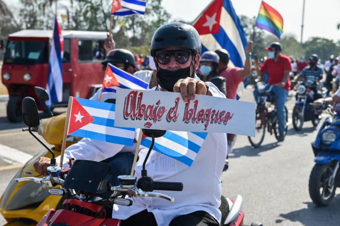 Por miedo a EE. UU. los bancos suizos, cuando escuchan Cuba, detienen las transferencias Por miedo a EE. UU. los bancos suizos, cuando escuchan Cuba, detienen las transferencias