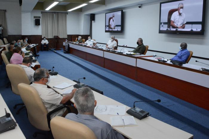 Díaz-Canel: «Nos urge controlar definitivamente el actual rebrote de COVID-19» Díaz-Canel: «Nos urge controlar definitivamente el actual rebrote de COVID-19»