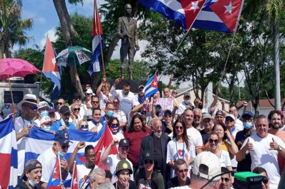 Caravana Miami-Washington DC avanza en Estados Unidos contra el bloqueo Caravana Miami-Washington DC avanza en Estados Unidos contra el bloqueo