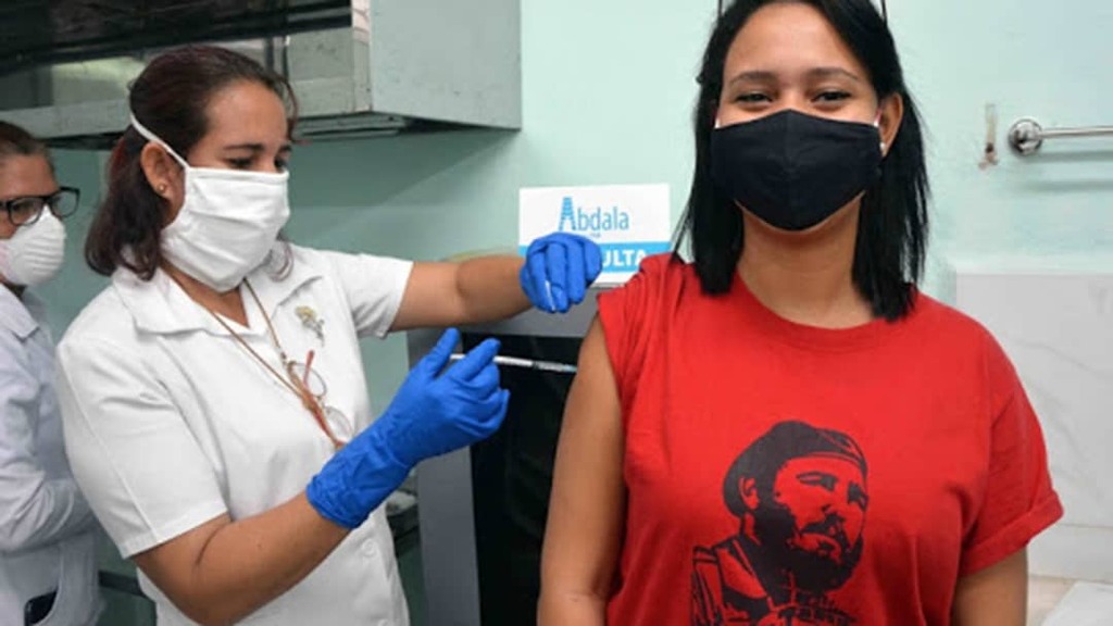 Indetenible vacunación contra la COVID-19 en Cuba, afirma Díaz-Canel Indetenible vacunación contra la COVID-19 en Cuba, afirma Díaz-Canel