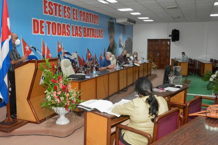 Presidente de Cuba y primer ministro recorren Villa Clara, Sancti Spíritus y Cienfuegos, territorios con alta incidencia de la COVID-19 Presidente de Cuba y primer ministro recorren Villa Clara, Sancti Spíritus y Cienfuegos, territorios con alta incidencia de la COVID-19