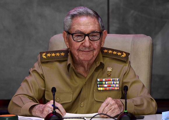 Participa Raúl Castro en reunión del Buró Político del PCC Participa Raúl Castro en reunión del Buró Político del PCC