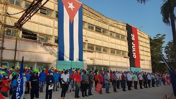 Presidente cubano visita Empresa de Mantenimiento a Centrales Eléctricas en La Habana Presidente cubano visita Empresa de Mantenimiento a Centrales Eléctricas en La Habana