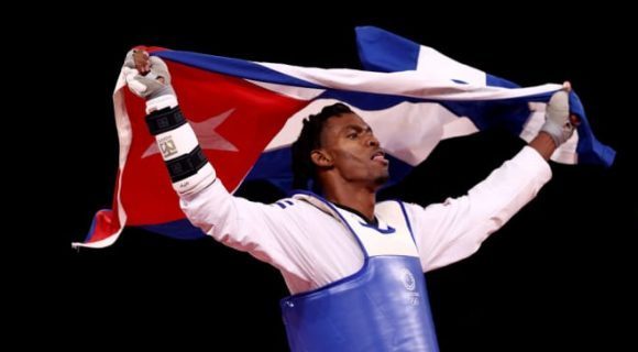 Rafael Alba le da a Cuba su primera medalla en los Juegos Olímpicos Rafael Alba le da a Cuba su primera medalla en los Juegos Olímpicos