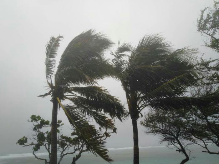 Fuertes chubascos y lluvias asociados a Elsa en oriente y centro de Cuba Fuertes chubascos y lluvias asociados a Elsa en oriente y centro de Cuba