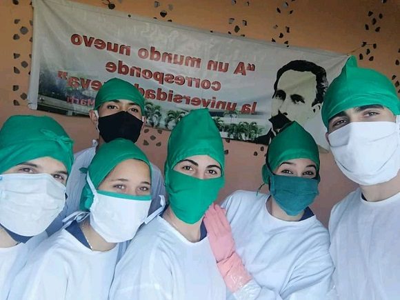 Díaz-Canel felicita a jóvenes que enfrentan la pandemia en Cuba en el Día Internacional de la Juventud Díaz-Canel felicita a jóvenes que enfrentan la pandemia en Cuba en el Día Internacional de la Juventud