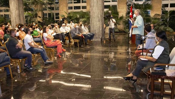 Los jóvenes artistas y escritores tienen la palabra en Cuba Los jóvenes artistas y escritores tienen la palabra en Cuba