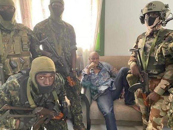 Golpe de Estado en Guinea: Militares toman el poder y arrestan al presidente Alpha Condé Golpe de Estado en Guinea: Militares toman el poder y arrestan al presidente Alpha Condé