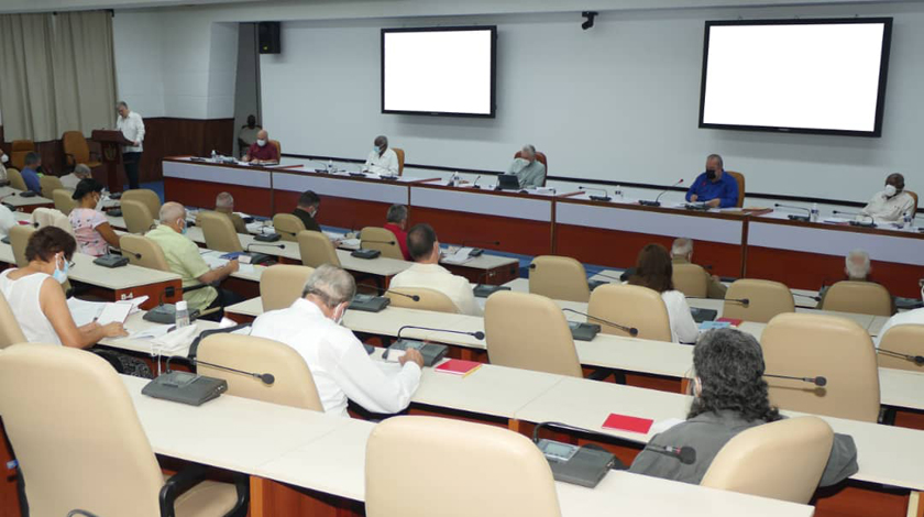 Destaca el presidente aprobación de las 35 primeras MIPYMES en Cuba Destaca el presidente aprobación de las 35 primeras MIPYMES en Cuba