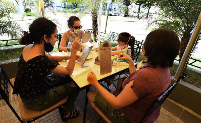 Hoy comienza, en ocho territorios, la reapertura de servicios gastronómicos y otros + Listado de unidades que brindarán servicio a la mesa en La Habana Hoy comienza, en ocho territorios, la reapertura de servicios gastronómicos y otros + Listado de unidades que brindarán servicio a la mesa en La Habana