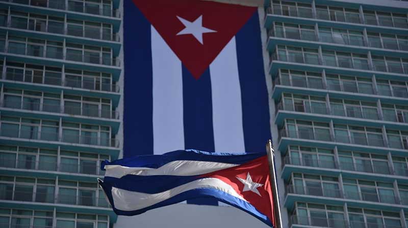 Despliegan bandera cubana de grandes magnitudes en homenaje al Día de la Cultura Nacional Despliegan bandera cubana de grandes magnitudes en homenaje al Día de la Cultura Nacional