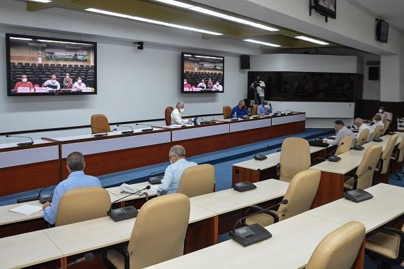 Cuba en el enfrentamiento a la COVID-19: Seguir avanzando con seguridad y sostenibilidad Cuba en el enfrentamiento a la COVID-19: Seguir avanzando con seguridad y sostenibilidad