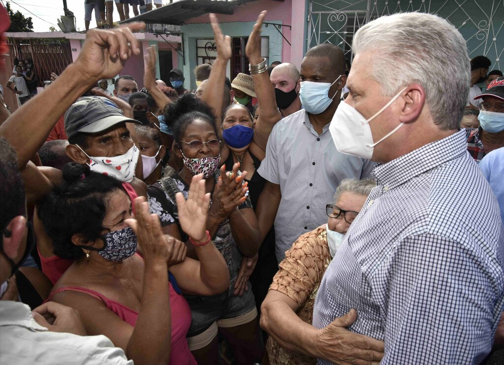 Visita Díaz-Canel consejo popular Pocito-Palmar, en el capitalino municipio de Marianao Visita Díaz-Canel consejo popular Pocito-Palmar, en el capitalino municipio de Marianao