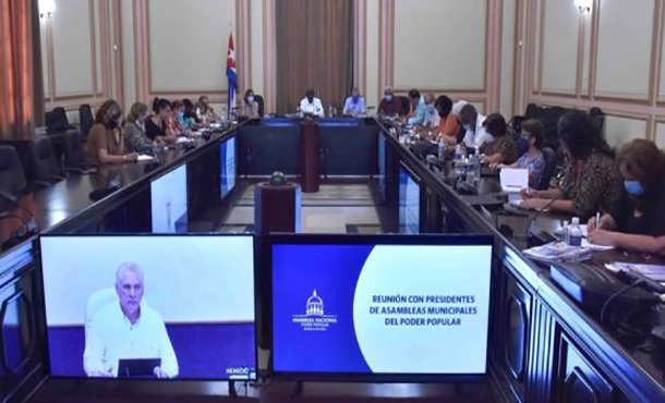 En los municipios se definen todas las tareas revolucionarias En los municipios se definen todas las tareas revolucionarias
