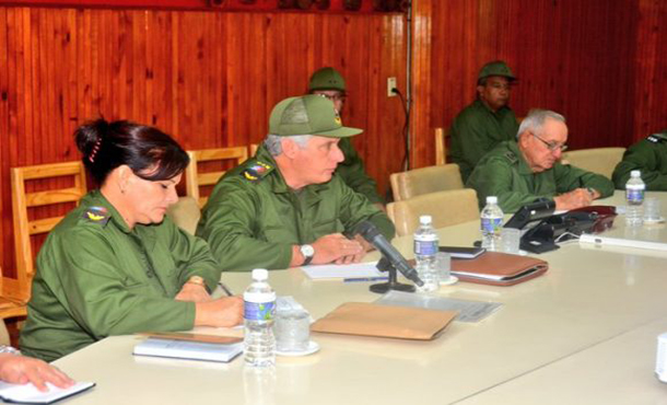 Presidente cubano otra vez en Pinar del Río para comprobar acciones de recuperación tras el paso de Ian Presidente cubano otra vez en Pinar del Río para comprobar acciones de recuperación tras el paso de Ian
