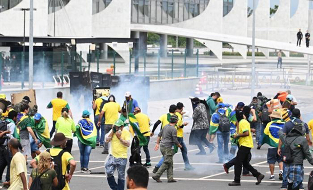 Bolsonaristas invaden la sede de los tres poderes del Estado en Brasil