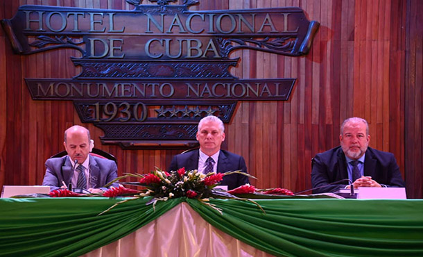 Asisten presidente y primer ministro cubanos a foro empresarial con Argelia Asisten presidente y primer ministro cubanos a foro empresarial con Argelia