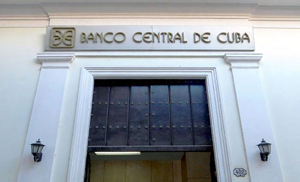 Canciller: Bancarización del USD beneficiará actividad económica Canciller: Bancarización del USD beneficiará actividad económica