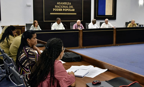 Preside Esteban Lazo análisis de diputados cubanos del proyecto de ley del Código Penal Militar Preside Esteban Lazo análisis de diputados cubanos del proyecto de ley del Código Penal Militar