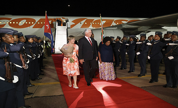 Díaz-Canel arribó a Sudáfrica para participar en la Cumbre del Brics