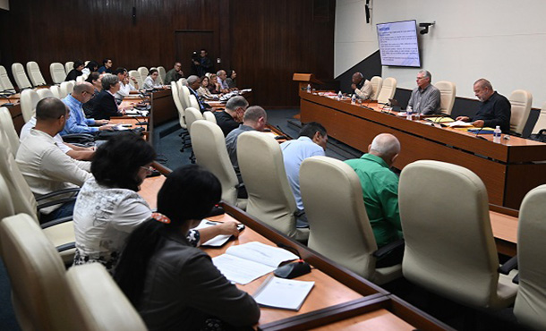 Destaca presidente cubano funcionamiento de mipymes estatales Destaca presidente cubano funcionamiento de mipymes estatales