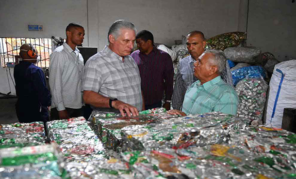 Presidente de Cuba analiza prioridades de municipio especial