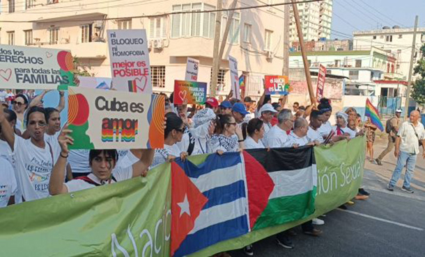 Conga contra la Homofobia y la Transfobia en Cuba defiende paz en Palestina Conga contra la Homofobia y la Transfobia en Cuba defiende paz en Palestina