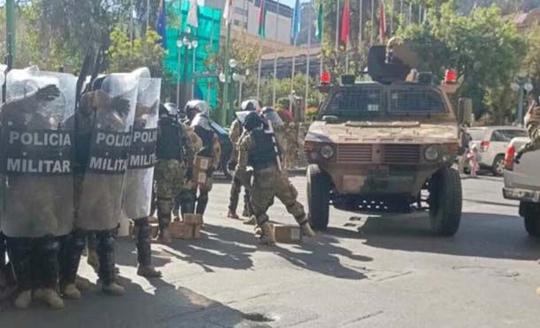 Jefe del Ejército de Bolivia declara golpe de Estado Jefe del Ejército de Bolivia declara golpe de Estado