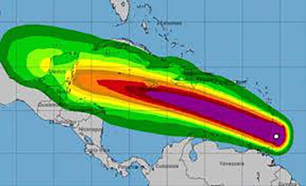 Podría haber lluvias fuertes y marejadas durante el paso de Beryl por el sur de Cuba Podría haber lluvias fuertes y marejadas durante el paso de Beryl por el sur de Cuba