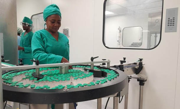 Empresa farmacéutica cubana reanuda producción de antibióticos
