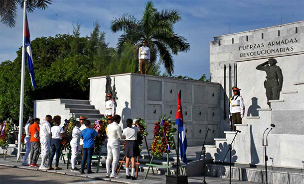 Rinden homenaje en Cuba a víctimas del Crimen de Barbados Rinden homenaje en Cuba a víctimas del Crimen de Barbados