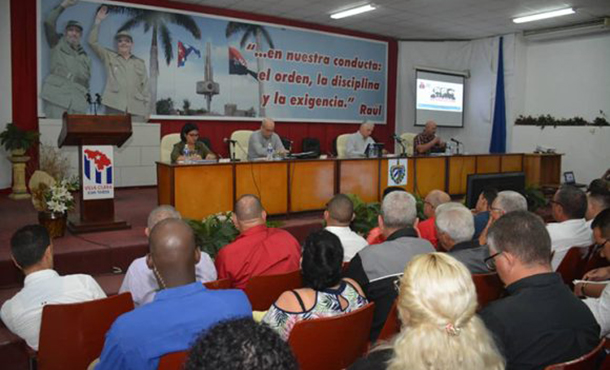 Díaz-Canel preside pleno extraordinario del Partido en Villa Clara Díaz-Canel preside pleno extraordinario del Partido en Villa Clara