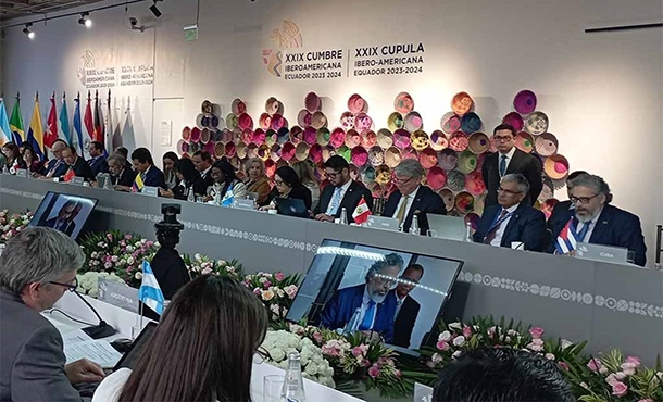 Cumbre Iberoamericana condena bloqueo a Cuba, pese a Argentina Cumbre Iberoamericana condena bloqueo a Cuba, pese a Argentina
