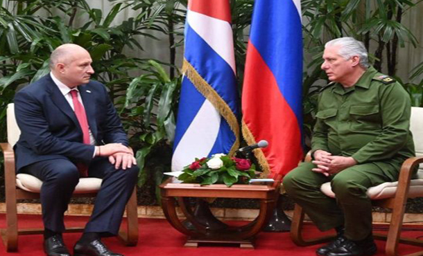 Presidente cubano recibe a Ministro de Emergencias de Rusia Alexander Viacheslavovich Presidente cubano recibe a Ministro de Emergencias de Rusia Alexander Viacheslavovich