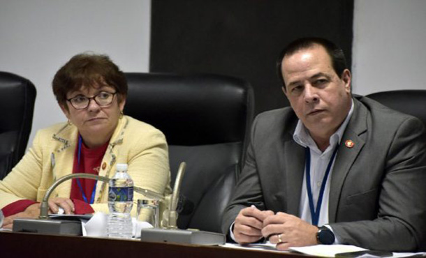 Diputados cubanos analizan funcionamiento del Programa del Médico de la Familia Diputados cubanos analizan funcionamiento del Programa del Médico de la Familia