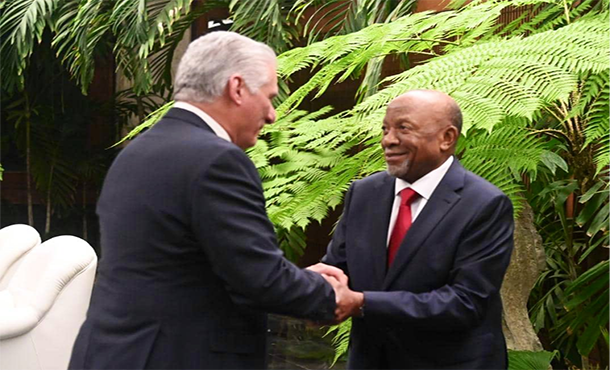 Jefe de Estado cubano recibe a su homólogo de Namibia Jefe de Estado cubano recibe a su homólogo de Namibia