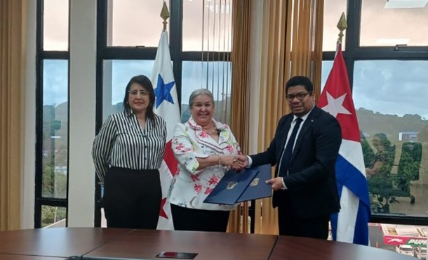 Reanudan Cuba y Panamá programa conjunto de alfabetización Reanudan Cuba y Panamá programa conjunto de alfabetización