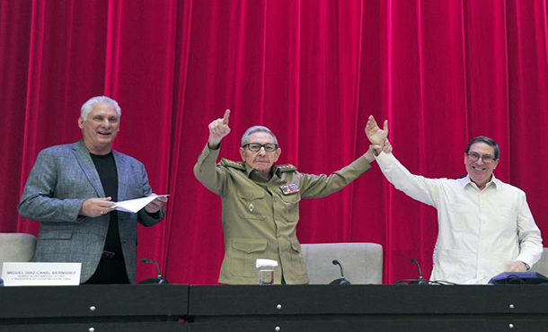 Encabezan Raúl y Díaz-Canel acto por aniversario del MINREX Encabezan Raúl y Díaz-Canel acto por aniversario del MINREX