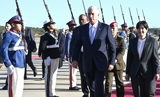 Llega Díaz-Canel a Caracas para toma de posesión de Maduro Llega Díaz-Canel a Caracas para toma de posesión de Maduro