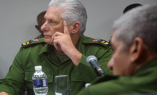 Díaz-Canel insiste en fortalecer la preparación para la defensa Díaz-Canel insiste en fortalecer la preparación para la defensa