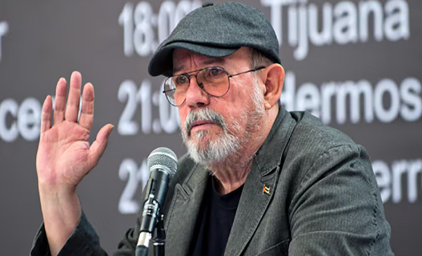 Silvio Rodríguez: “No me preocupa lo que se escriba de mí. No me hago ilusiones, para colmo soy de un país perseguido” Silvio Rodríguez: “No me preocupa lo que se escriba de mí. No me hago ilusiones, para colmo soy de un país perseguido”