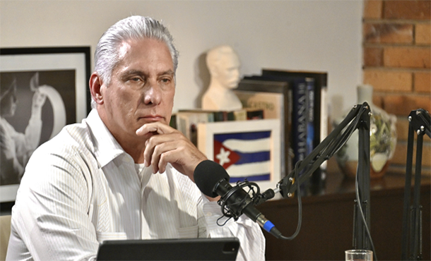 Presidente cubano concede entrevista a periodista brasileño