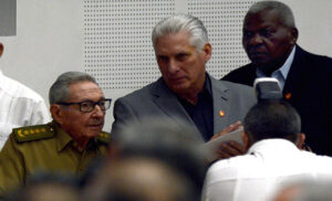 Participa Raúl Castro en jornada de clausura del Parlamento Participa Raúl Castro en jornada de clausura del Parlamento