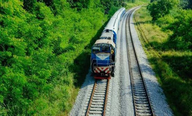 Ciudadano detenido mientras dañaba la línea del tren en Granma Ciudadano detenido mientras dañaba la línea del tren en Granma
