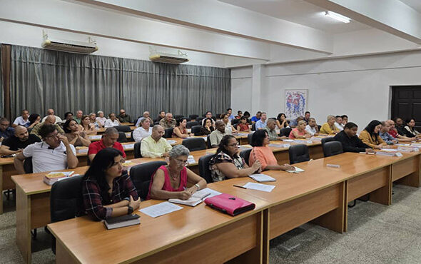 Analizan en Cuba programa de gobierno Analizan en Cuba programa de gobierno