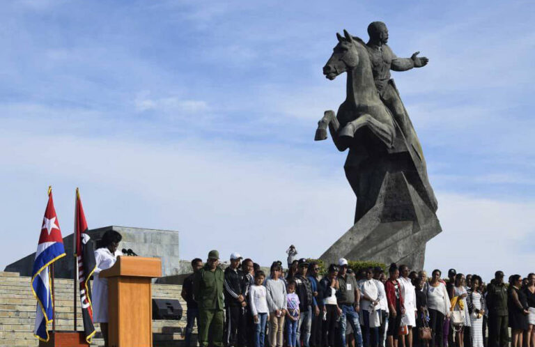 SANTIAGO DE CUBA ACOGIÓ A SUS HÉROES